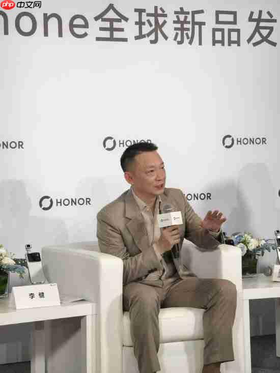 荣耀李健:内存涨价竞争加剧 企业历经磨难才能走向伟大