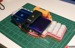 DIY爱好者将旧手机打造“无干扰写作机” 采用迷你键盘