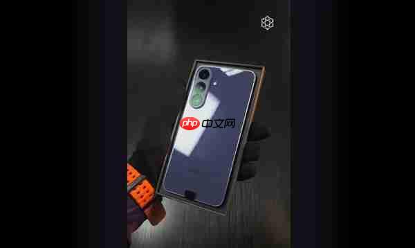 三星Galaxy S26 FE开箱视频曝光 采用“蓝莓”新色