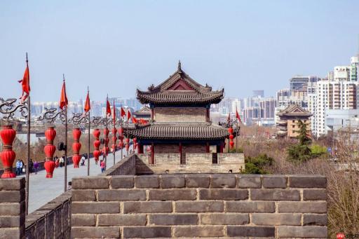 西北首家希尔顿更名城墙希尔顿，融入地标IP会更好么？