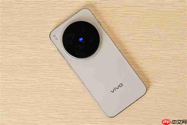 vivo X500系列官宣9月发布!全球首发蔡司超动态主摄