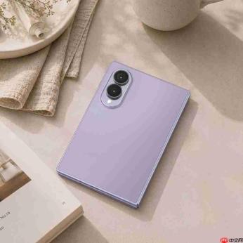 抬高折叠屏体验门槛 从外媒评价揭秘三星Galaxy Z8系列的优势