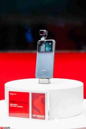 荣耀Robot Phone机器人手机8月上市,产品线将持续迭代