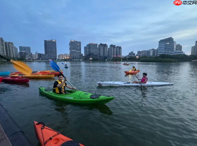 Cityboat走红:河湖生态向好 亲水消费兴起