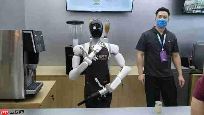 2026世界机器人大会|饮品制作、电力巡检、无人售卖:一场展会里的“知行手”
