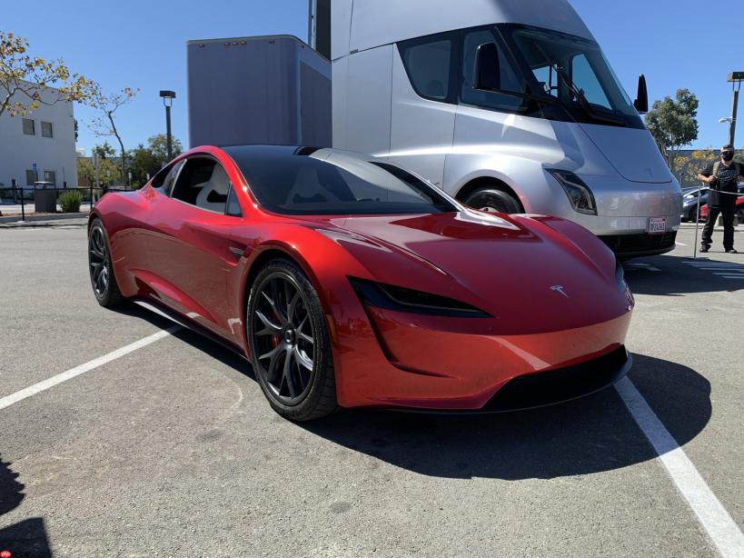 特斯拉将展示新跑车！搭载SpaceX技术或具备飞行能力