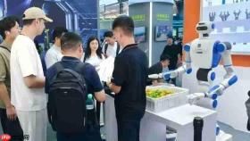 具身数采末端市占超80%知行机器人在WRC提出具身智能新解法