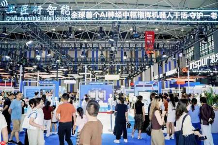 聚焦“一老一小”,工匠行智能全球首发诺恩新品引现场下订签约热潮