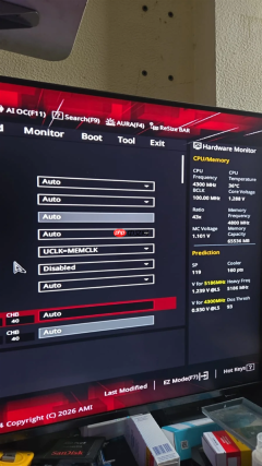 华硕X670E Hero疑成