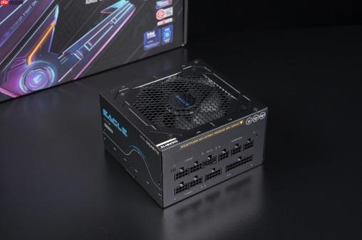 技嘉猎鹰白金电源技术解析：ATX3.1、氮化镓与白金认证三重加持