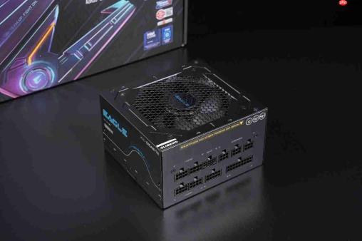 技嘉猎鹰白金电源技术解析:ATX3.1、氮化镓与白金认证三重加持