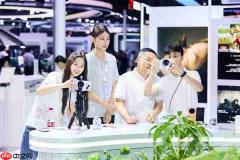 OPPO获中国联通“终端创新奖” 展示6G与AI技术布局