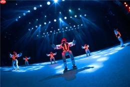 鹿明机器人剧场《机器人和TA的朋友们》全球首演，探索“机器人+演艺”新场景