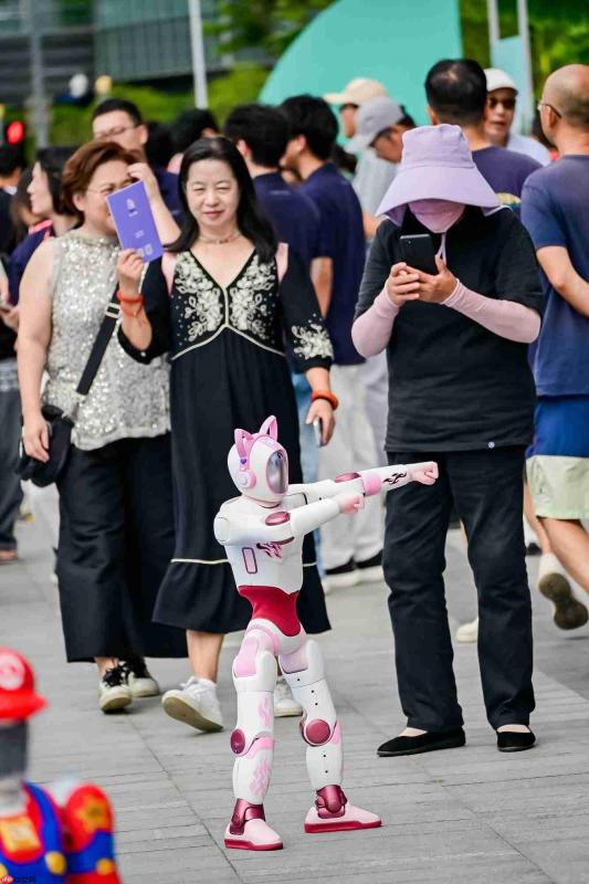 开启“机器人进家庭“时代!首个个人机器人启元Q1正式开售!