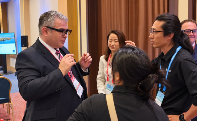 台上谈AI，台下用AI：中国AR眼镜服务旅游业峰会