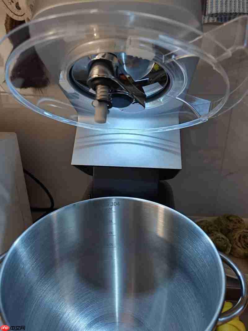 深夜揉面不扰眠凯度厨师机 F7Pro 揭秘静音厨师机的评判逻辑
