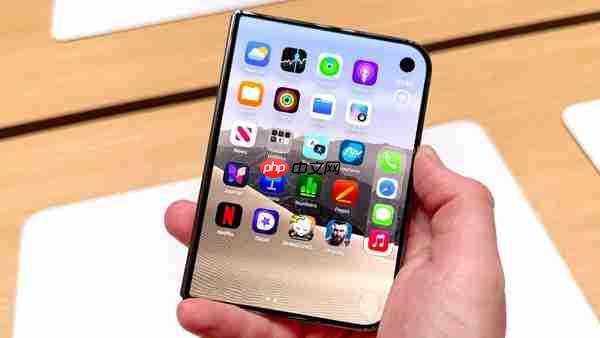 iPhone Duo出厂预装iOS 27.1：开售当天需要先更新