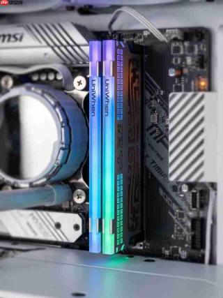 超高频率内存值得购买吗?云彣墨云藏境DDR58000 C38内存实测