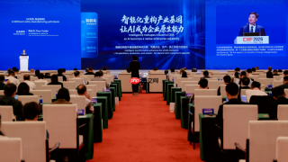 从制造万物到进化万物：周云杰分享AI时代先进制造业的三个跃迁