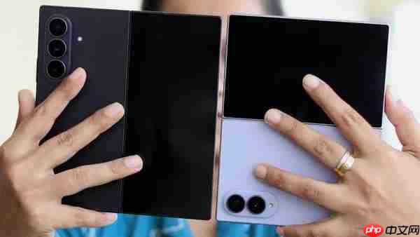 苹果首款折叠屏iPhone开售 三星七年积累反成“垫脚石”