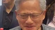 黄仁勋竟然会吃