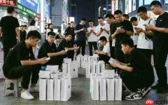 日本黄牛惊讶：iPhone Duo在中国街头像糖果一样买卖