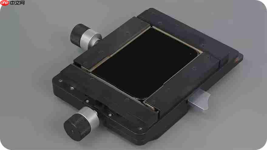 你上你也行!iPhone Duo开售首日苹果同步公开拆机手册
