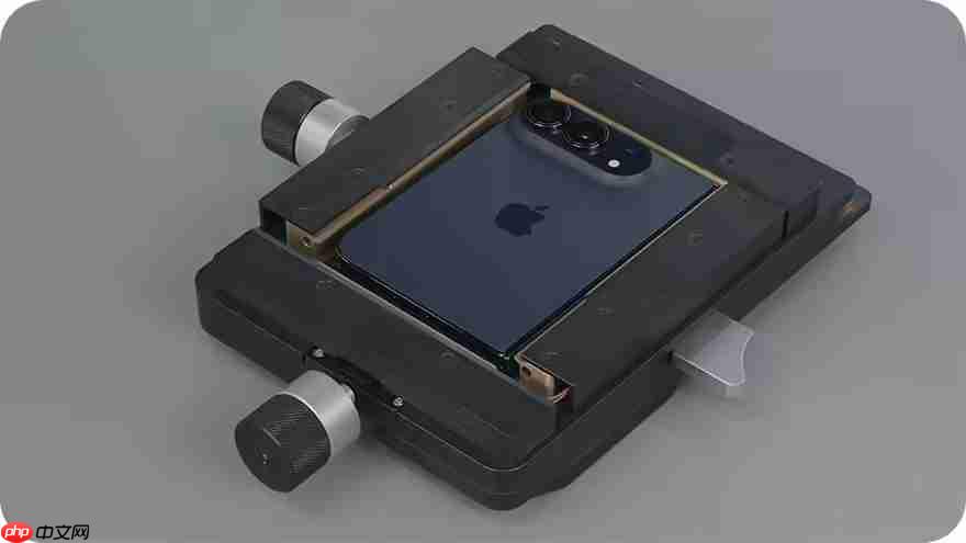 你上你也行!iPhone Duo开售首日苹果同步公开拆机手册