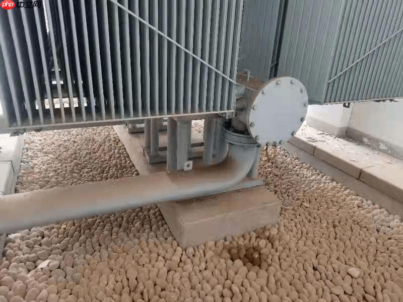 基于PaddleDetection的设备漏油检测 - php中文网