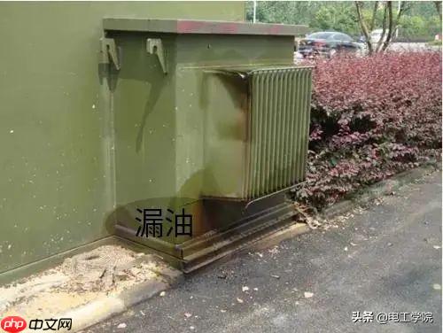 基于PaddleDetection的设备漏油检测 - php中文网