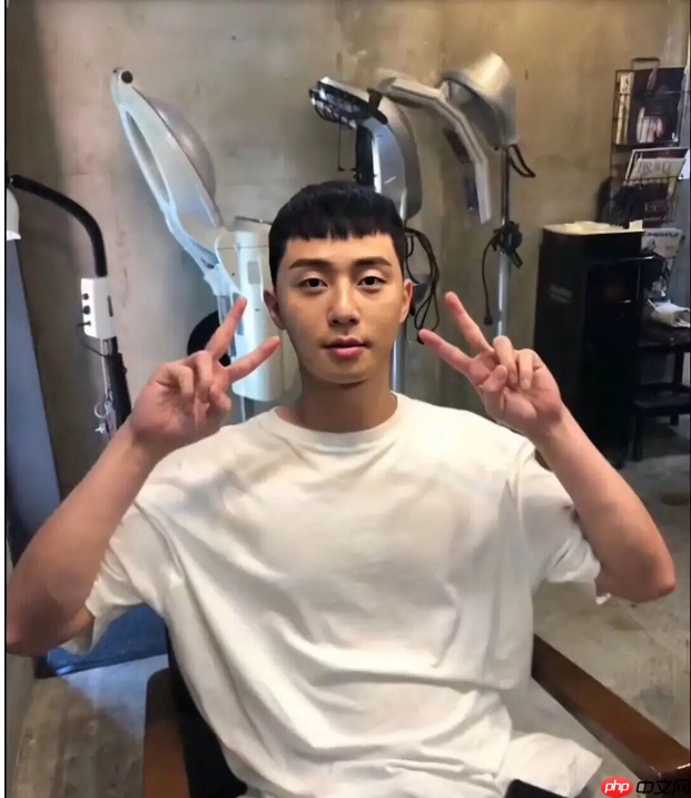 毕业季--DIY毕业照 - php中文网