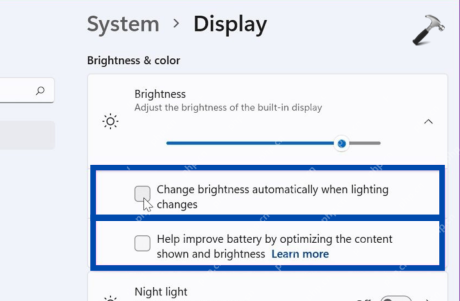 Windows 11 显示设置亮度区域中的自动亮度和内容优化复选框