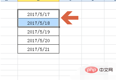 Comment changer la date du tableau Excel en une valeur numérique régulière ?