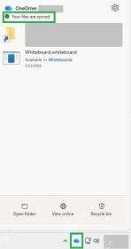 OneDrive 面板显示 Your files are synced，用于确认离线文件已经同步完成