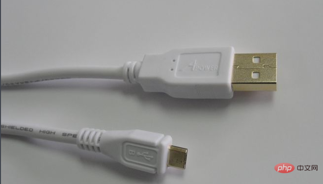 Quelle interface est le microusb ?