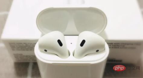 Can airpods charging compartments be mixed?