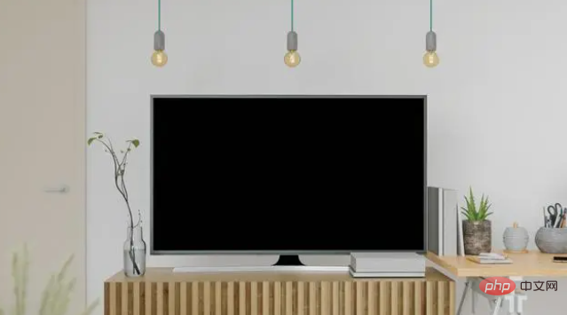 What causes the TV screen to flicker?