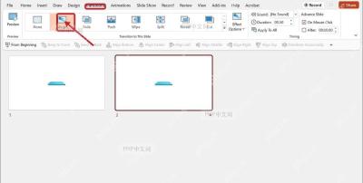 PowerPoint 切换选项卡中 Morph 平滑按钮被标出,用于给第二张幻灯片添加智能动画