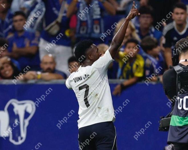 姆巴佩梅开二度,维尼修斯替补建功后激动庆祝被捂嘴 - php中文网