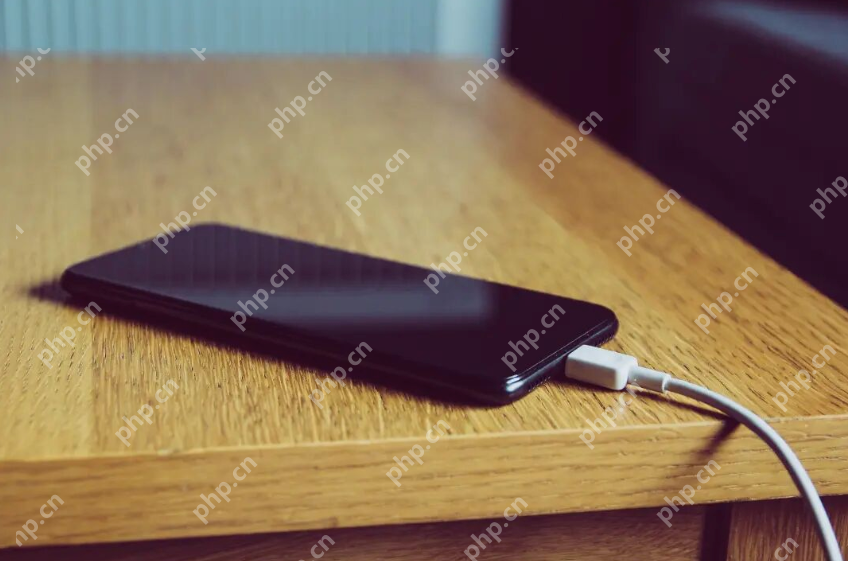 严重影响手机寿命！警惕错误的充电方法 - php中文网