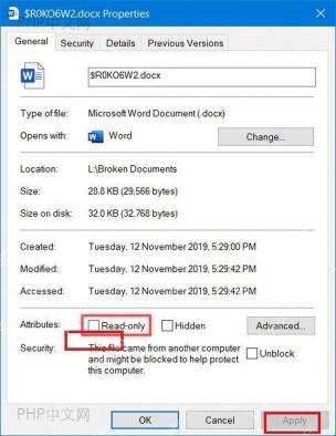 Windows 文件属性窗口里的 Read-only 只读复选框和 Apply 应用按钮,服务于取消文件只读步骤