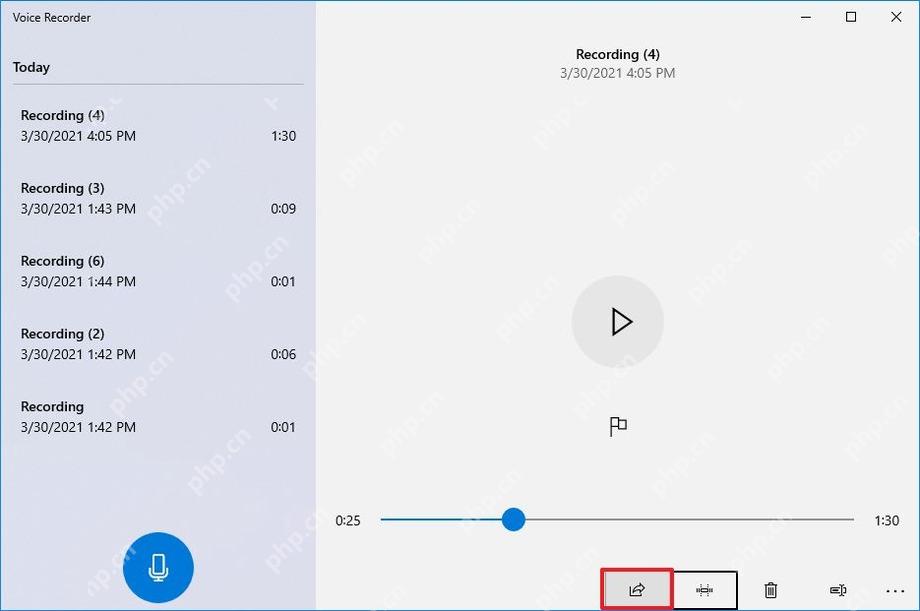 Win10 Voice Recorder 中选中录音并使用分享按钮导出录音文件