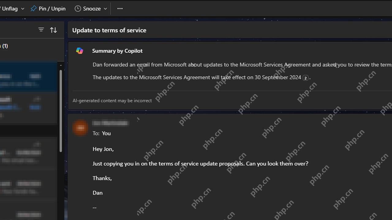 Outlook 邮件顶部的 Summary by Copilot 摘要结果区域