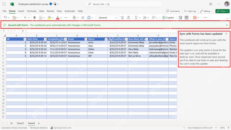Excel 网页版表格顶部显示 Synced with Forms 同步提示