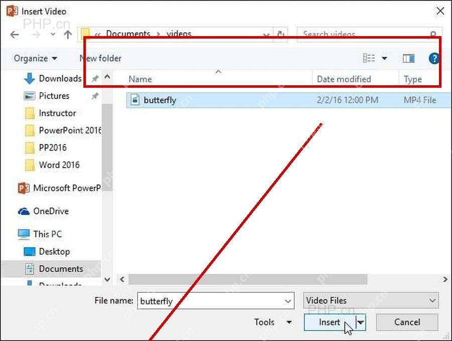 PowerPoint 插入视频文件窗口中选择 MP4 文件服务于第二步选择本机视频