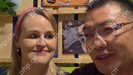 按摩店初中文凭小伙娶美国女博士:已结婚20年 - php中文网