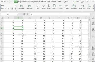 点击表格样式后，如何取消生成标题行？入口位置