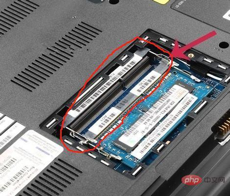 What should you pay attention to when replacing memory modules in your laptop?