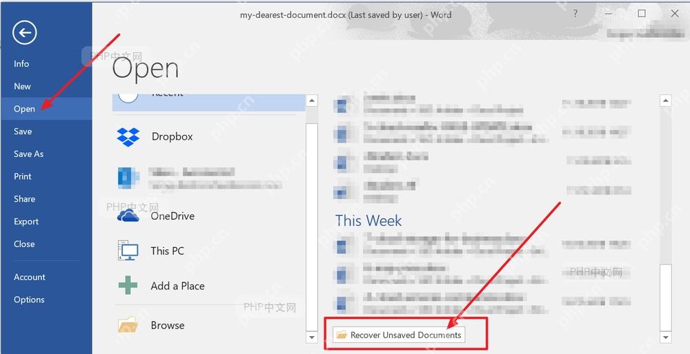 Word 打开页底部的 Recover Unsaved Documents 入口,用于恢复未保存的 Word 文档
