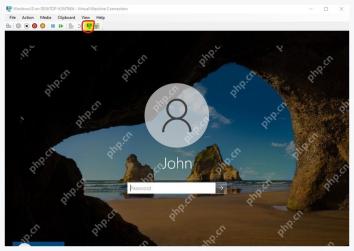 Hyper-V Virtual Machine Connection 中 Windows 登录密码输入框